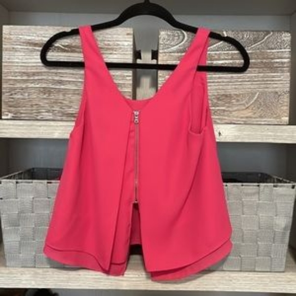 Sam Edelman cropped ruffle bottom tank size Small - Picture 3 of 3